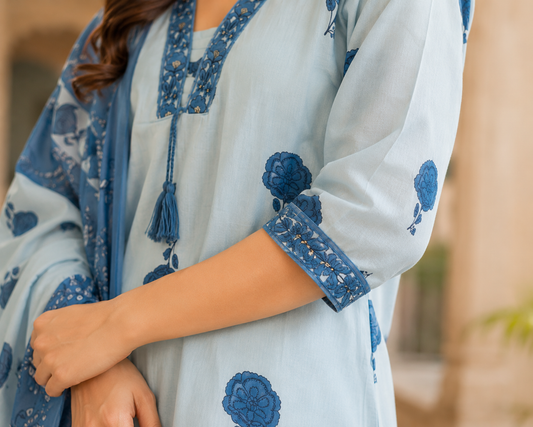 Neelkamal Grace Kurta Set